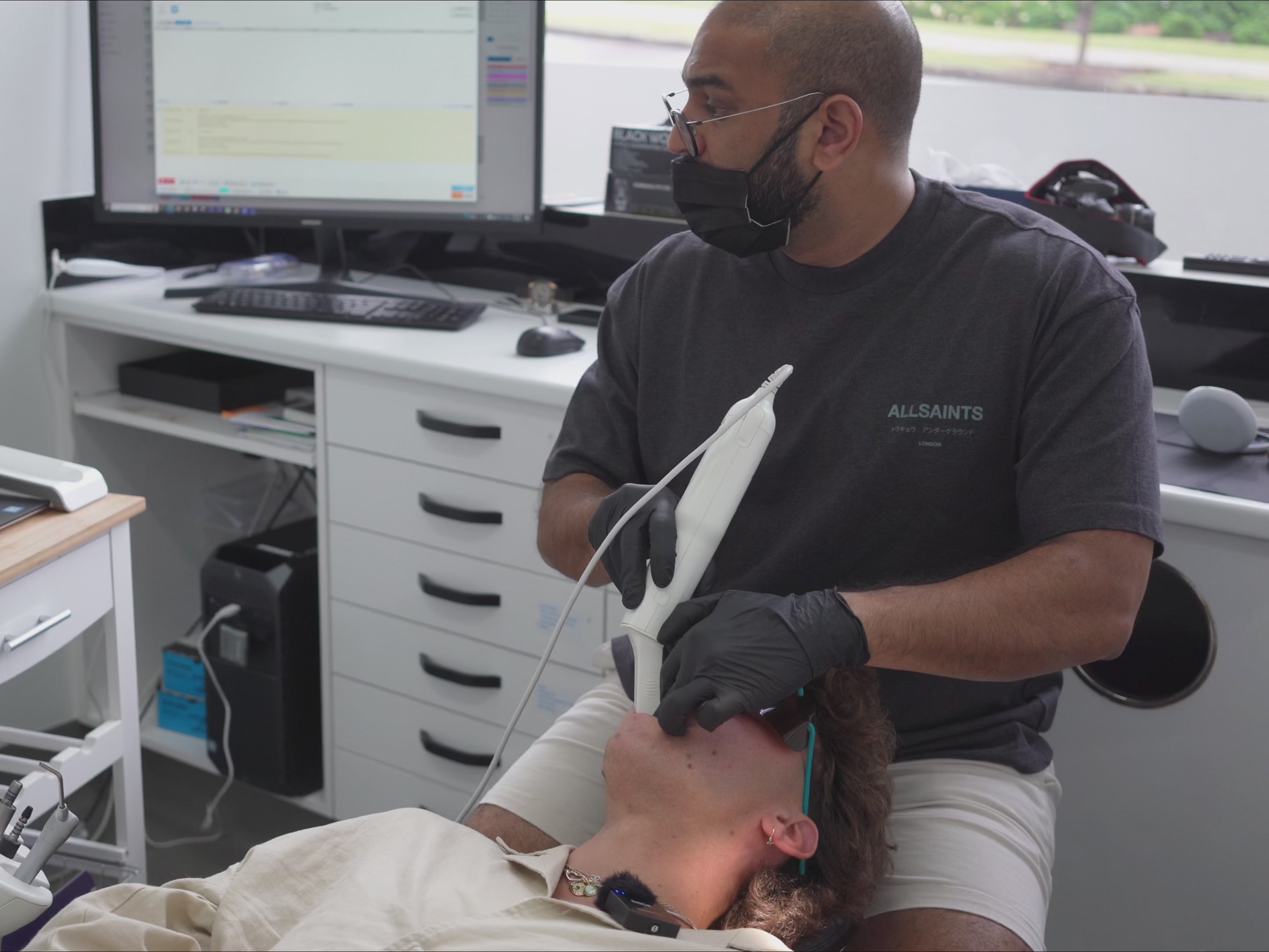 Load video: HEADER VID LANDIG PAGE.mov